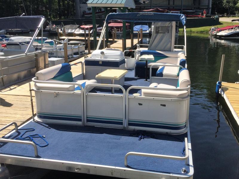 Sweetwater Pontoon 22 90 HP